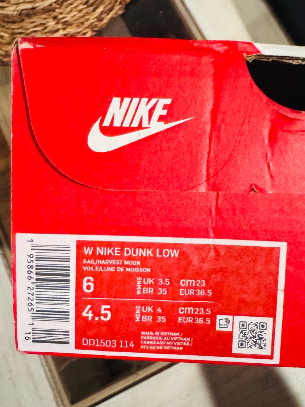 Nike Women’s Low-Top Sneakers - White & Peach - Picture 3 of 7